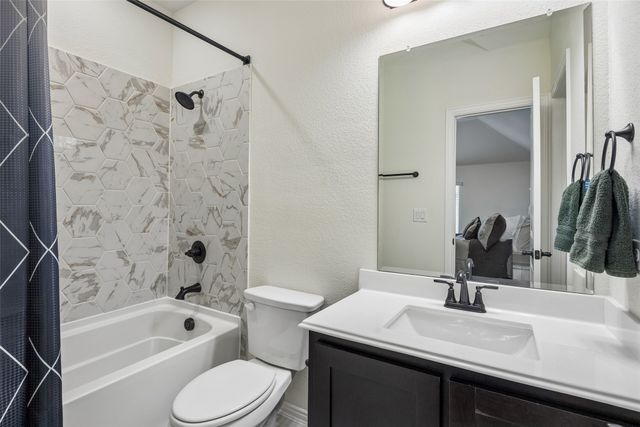 203 Memory Lane, Waxahachie, TX 75165