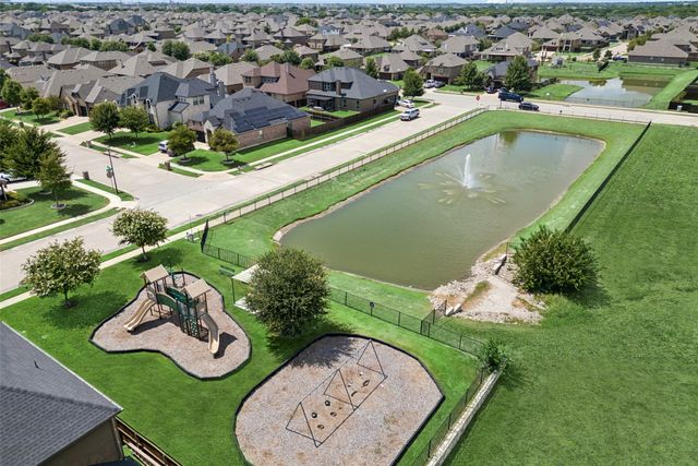 203 Memory Lane, Waxahachie, TX 75165