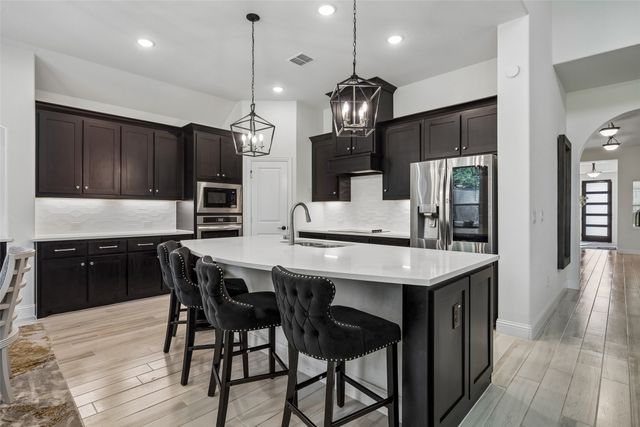 203 Memory Lane, Waxahachie, TX 75165