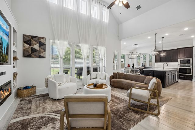 203 Memory Lane, Waxahachie, TX 75165