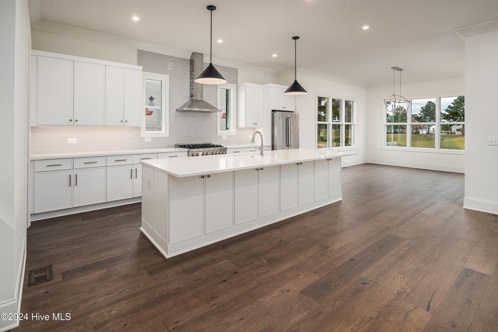 Image 10 of property listing at 46 Pine Tree Point, Snow Hill, NC 28580