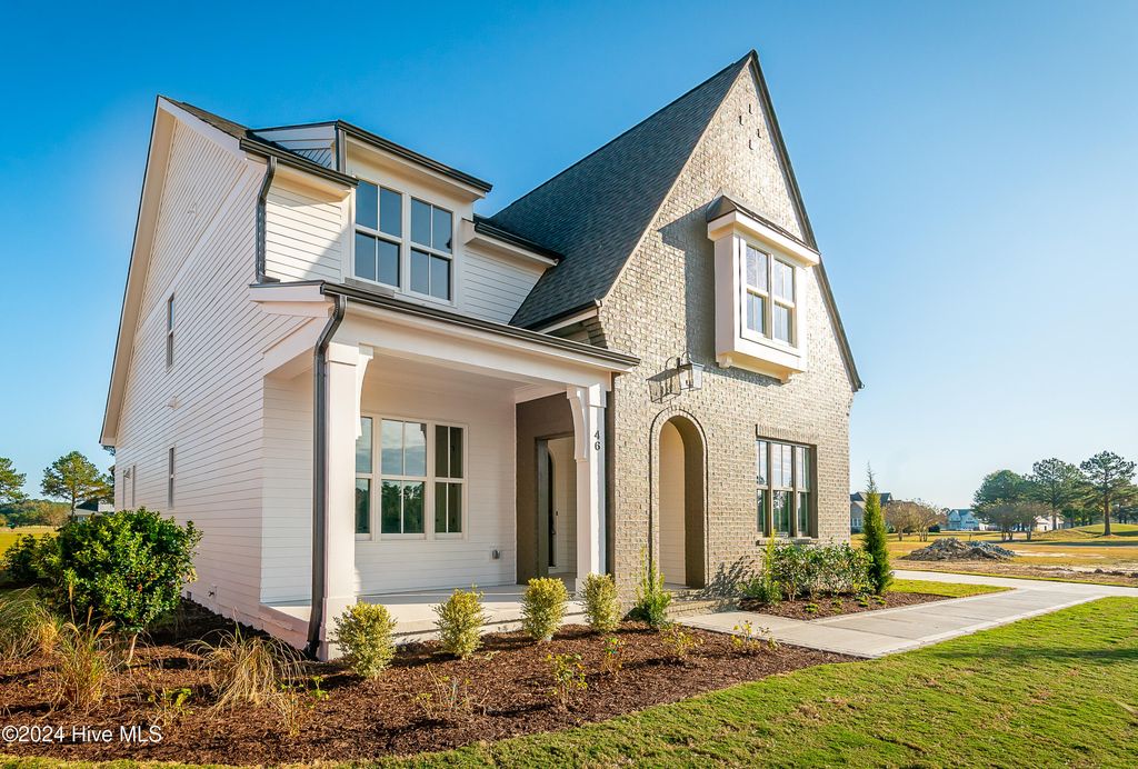 Image 4 of property listing at 46 Pine Tree Point, Snow Hill, NC 28580