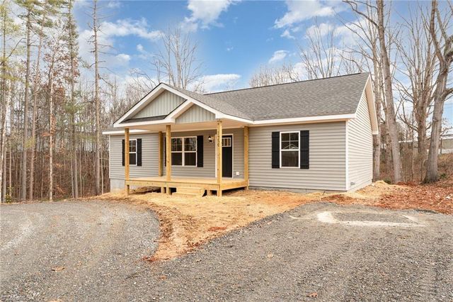 122 Lake Street, Elkin, NC 28621