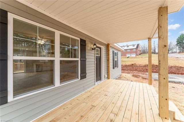 122 Lake Street, Elkin, NC 28621