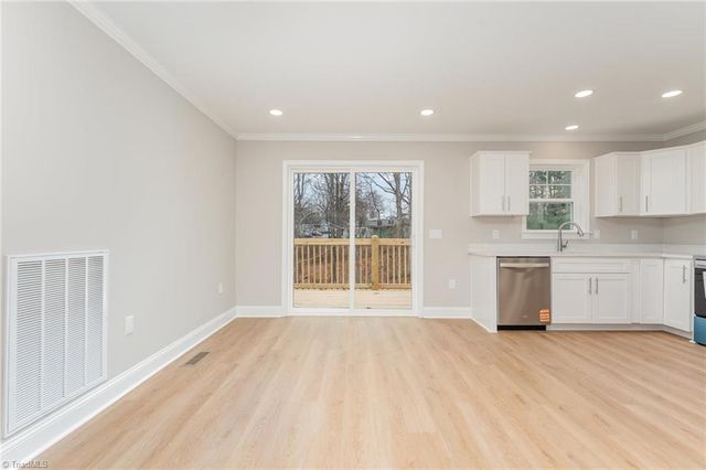 122 Lake Street, Elkin, NC 28621