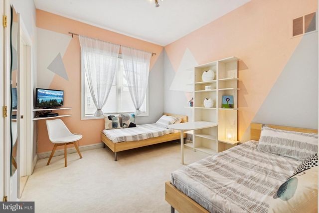 8268 ROXBOROUGH LOOP, Gainesville, VA 20155