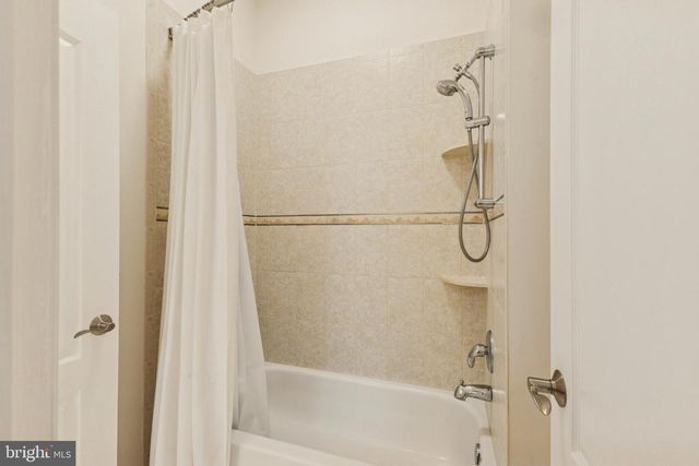 8268 ROXBOROUGH LOOP, Gainesville, VA 20155