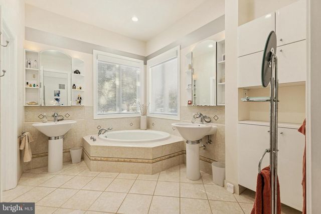 8268 ROXBOROUGH LOOP, Gainesville, VA 20155