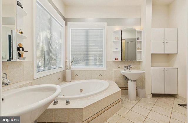 8268 ROXBOROUGH LOOP, Gainesville, VA 20155