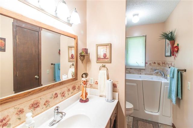 403 W Chestnut Street, Holden, MO 64040