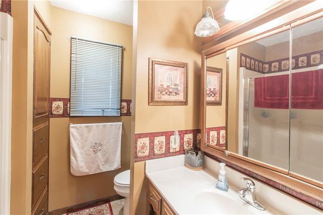 403 W Chestnut Street, Holden, MO 64040