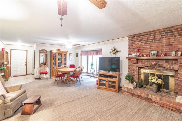 403 W Chestnut Street, Holden, MO 64040
