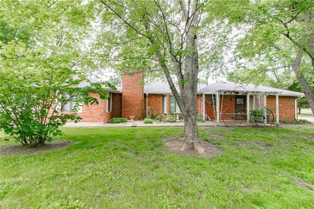 403 W Chestnut Street, Holden, MO 64040