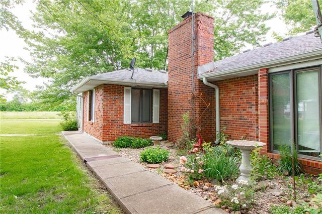403 W Chestnut Street, Holden, MO 64040