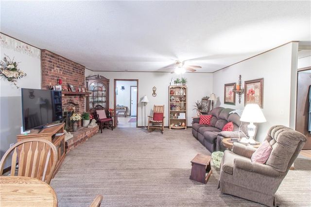 403 W Chestnut Street, Holden, MO 64040