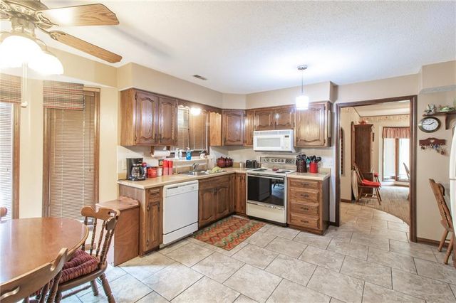 403 W Chestnut Street, Holden, MO 64040