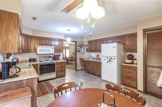 403 W Chestnut Street, Holden, MO 64040