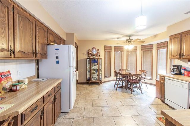 403 W Chestnut Street, Holden, MO 64040