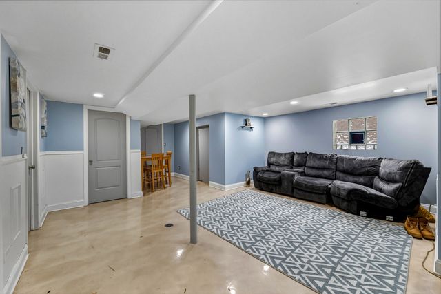 1412 S 14th Avenue, Maywood, IL 60153