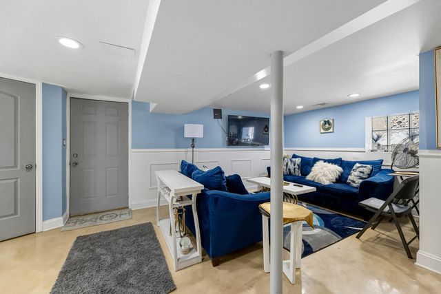 1412 S 14th Avenue, Maywood, IL 60153