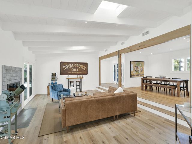 1092 La Cresta Drive, Thousand Oaks, CA 91362