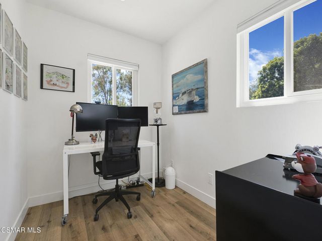1092 La Cresta Drive, Thousand Oaks, CA 91362