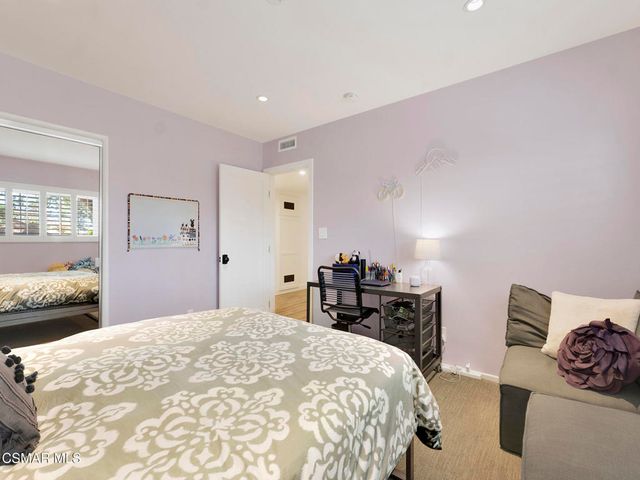1092 La Cresta Drive, Thousand Oaks, CA 91362