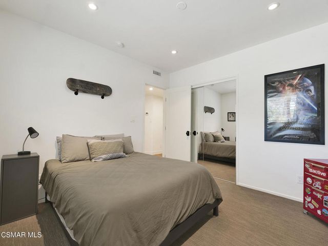 1092 La Cresta Drive, Thousand Oaks, CA 91362