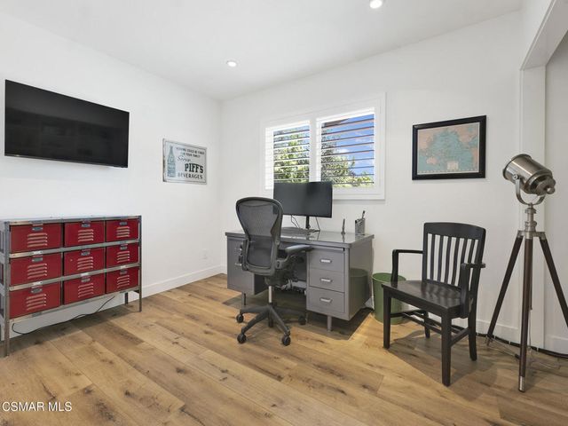 1092 La Cresta Drive, Thousand Oaks, CA 91362
