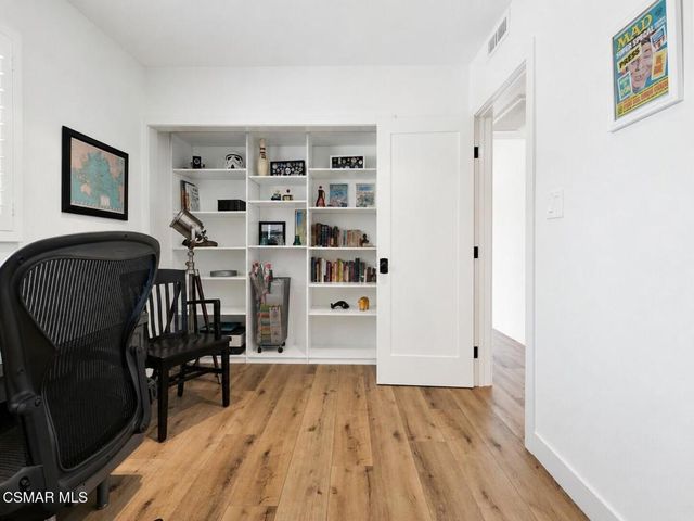 1092 La Cresta Drive, Thousand Oaks, CA 91362