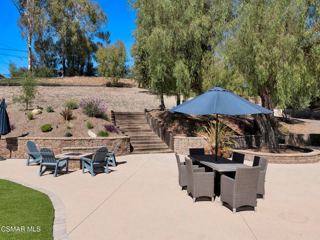 1092 La Cresta Drive, Thousand Oaks, CA 91362