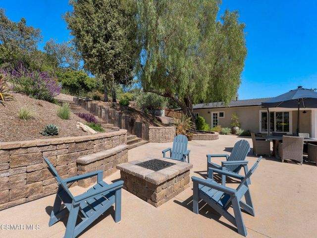 1092 La Cresta Drive, Thousand Oaks, CA 91362