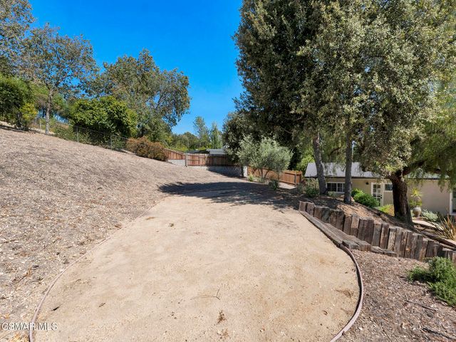 1092 La Cresta Drive, Thousand Oaks, CA 91362