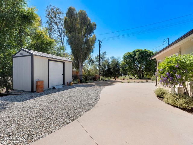 1092 La Cresta Drive, Thousand Oaks, CA 91362