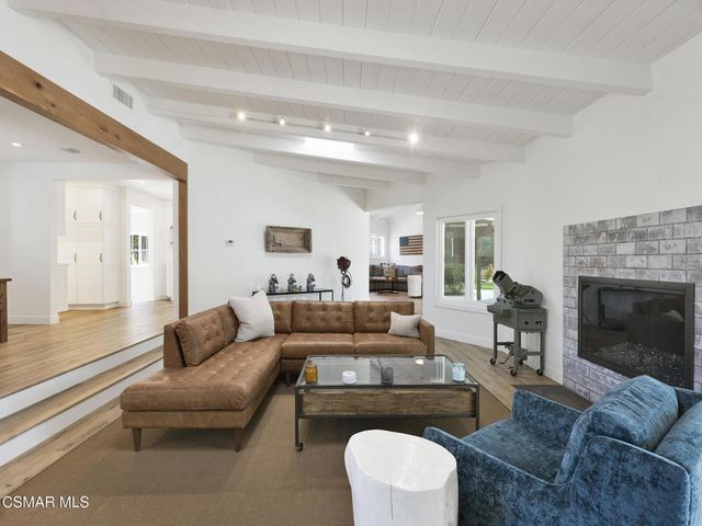 1092 La Cresta Drive, Thousand Oaks, CA 91362