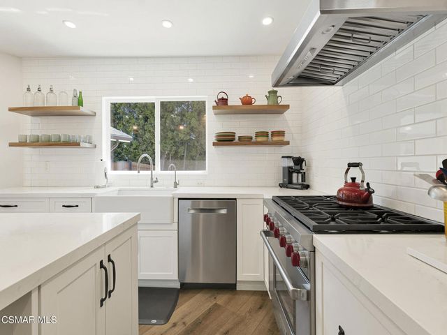 1092 La Cresta Drive, Thousand Oaks, CA 91362