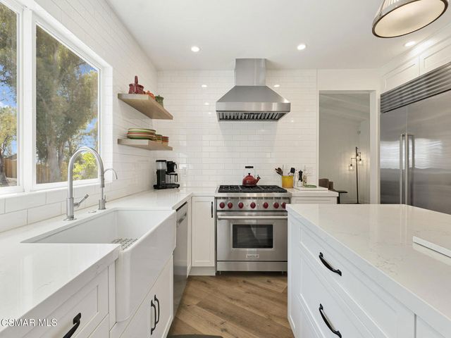 1092 La Cresta Drive, Thousand Oaks, CA 91362