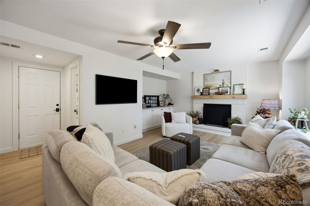 Image 12 of property listing at 5774 S Jebel Way, Centennial, CO 80015