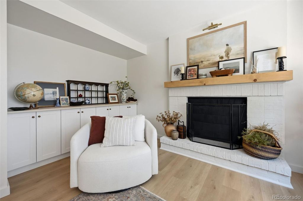 Image 14 of property listing at 5774 S Jebel Way, Centennial, CO 80015