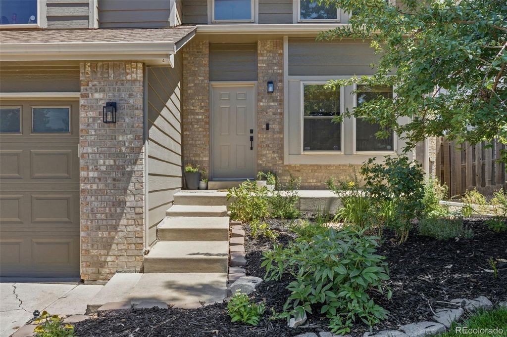 Image 3 of property listing at 5774 S Jebel Way, Centennial, CO 80015