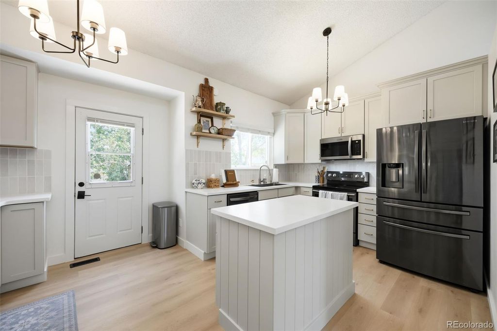 Image 7 of property listing at 5774 S Jebel Way, Centennial, CO 80015