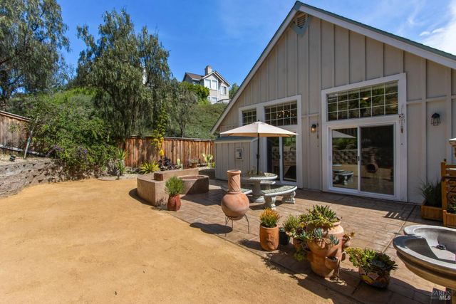 70 Marina Ridge Ct, Vallejo, CA 94591