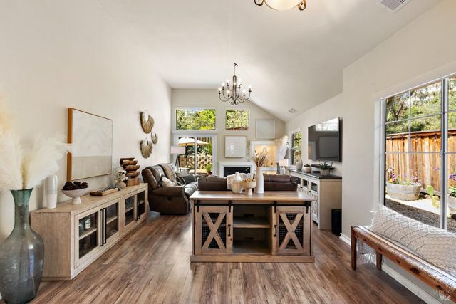 70 Marina Ridge Ct, Vallejo, CA 94591