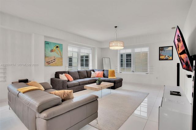 1250 Ocean Dr 2N, Miami Beach, FL 33139