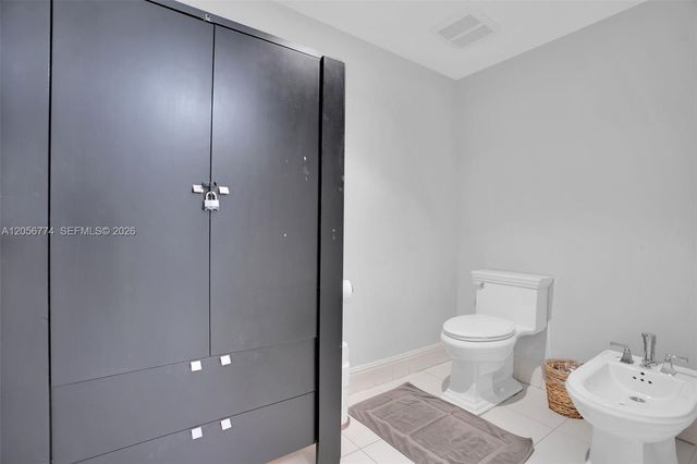 1250 Ocean Dr 2N, Miami Beach, FL 33139