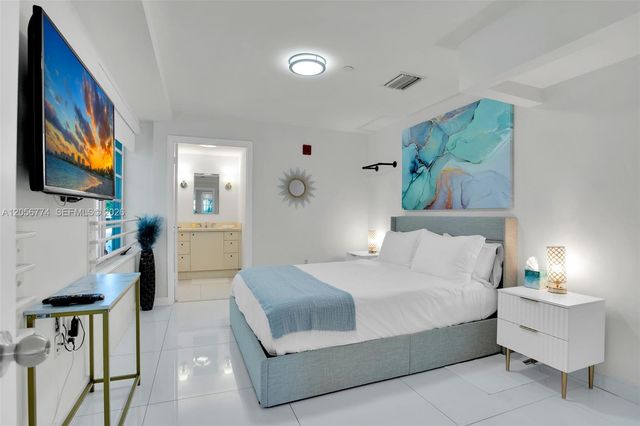 1250 Ocean Dr 2N, Miami Beach, FL 33139