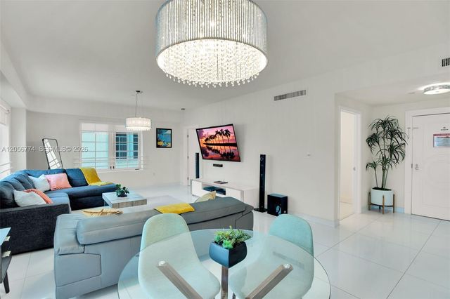 1250 Ocean Dr 2N, Miami Beach, FL 33139