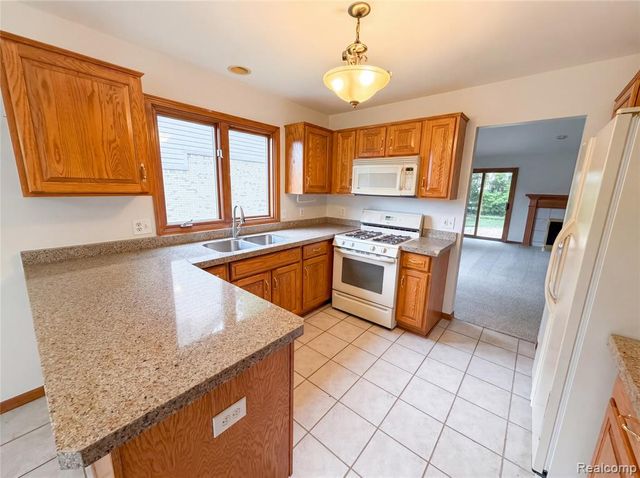 52186 Jacqueline Court, Macomb, MI 48042