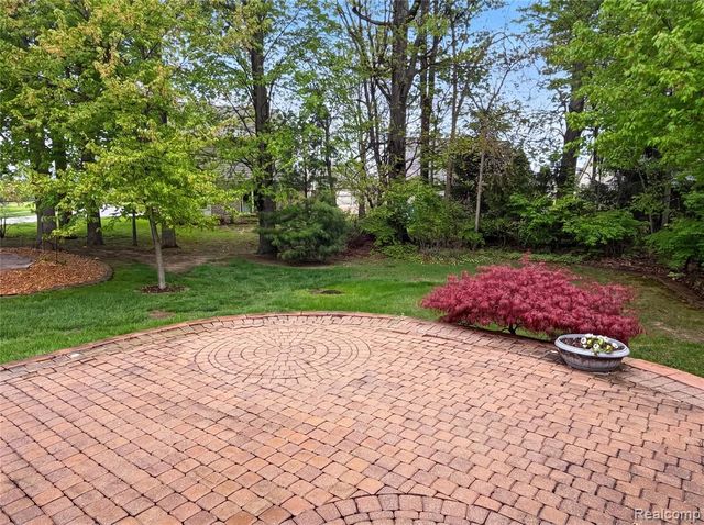 52186 Jacqueline Court, Macomb, MI 48042