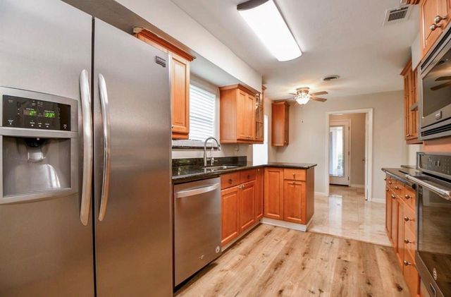 10706 Inwood Drive, Houston, TX 77042